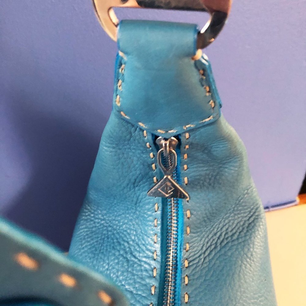 Gavi Pell Blue Leather Blanket Stitched Bag - Picture 10 of 10